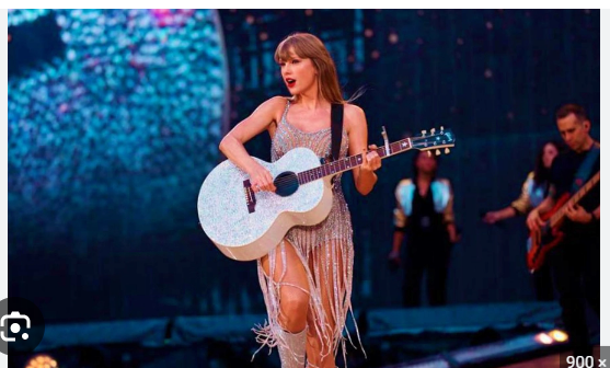 Australia: 80.000 fan đội mưa bão đến xem hòa nhạc của Taylor Swift (23/2/2024)                  